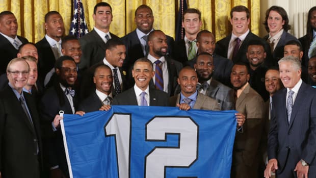 Seahawks Fly the 12th Man Flag at the White House